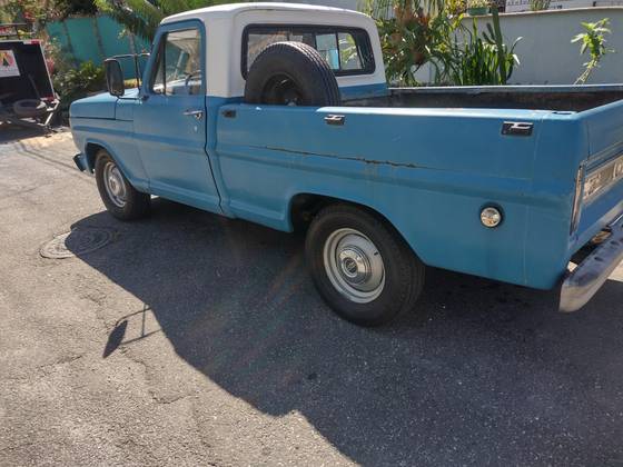 FORD F-1000 3.9 SUPER SÉRIE CS 8V DIESEL 2P MANUAL